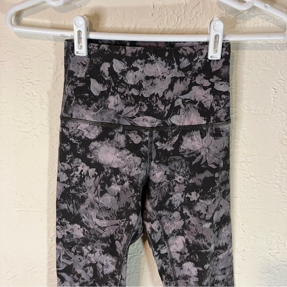 LULULEMON Align Pant II 28” in Floral Illusion Ice Grey Multi - Picture 5 of 10